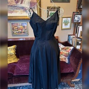 Title: Vintage 1950s Arthur Weiss Original Black Taffeta A-Line Slip Dress Small